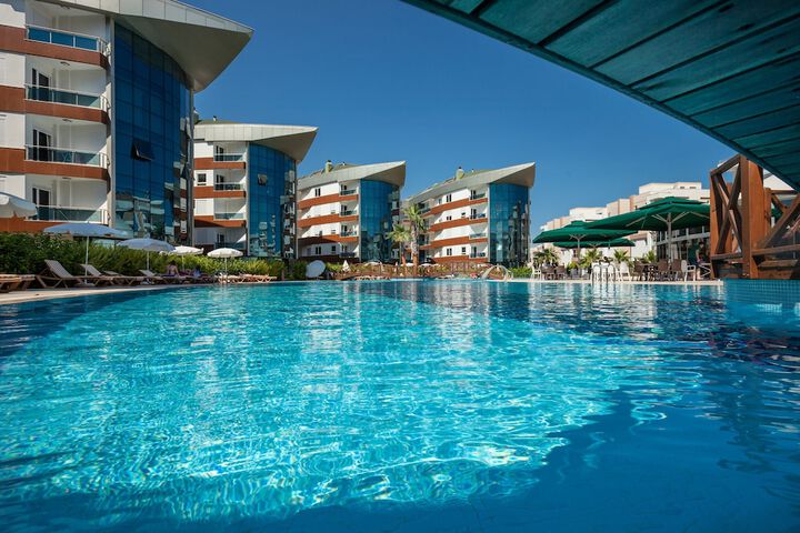 Pools & Facilities