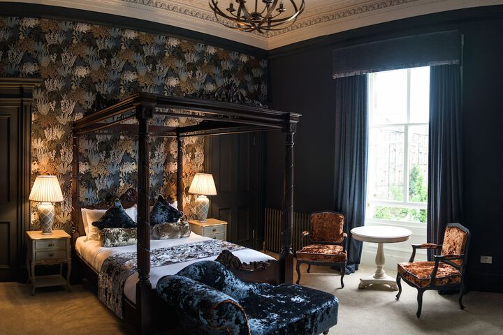 Room 46 of 196