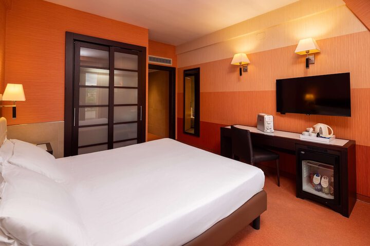 Room 26 of 53