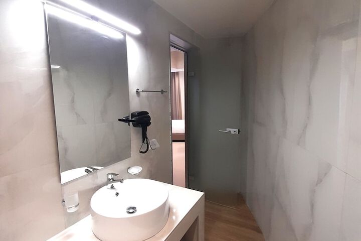 Room 44 of 53