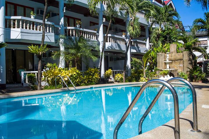 Hotel Pool