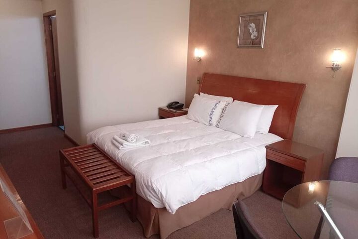 Room 13 of 20