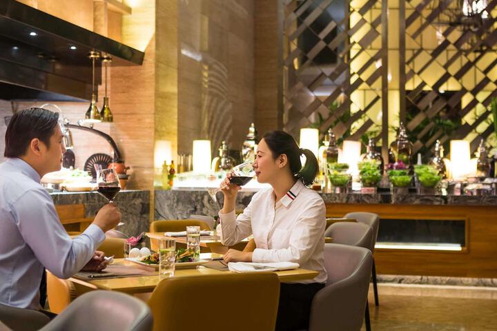 Dining 53 of 72