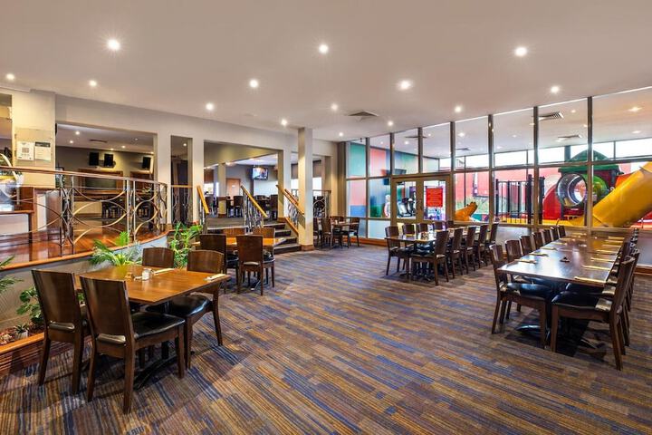 Dining Photos