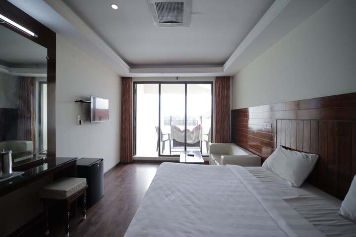 Room 7 of 17