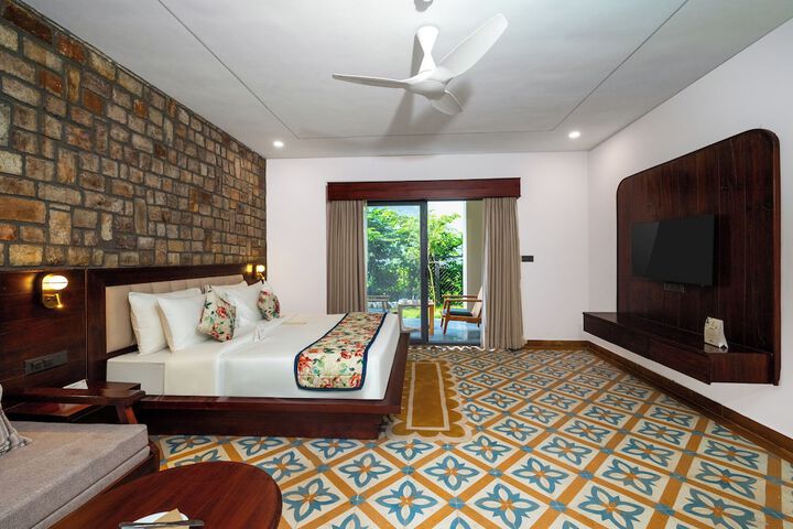 Room 5 of 83