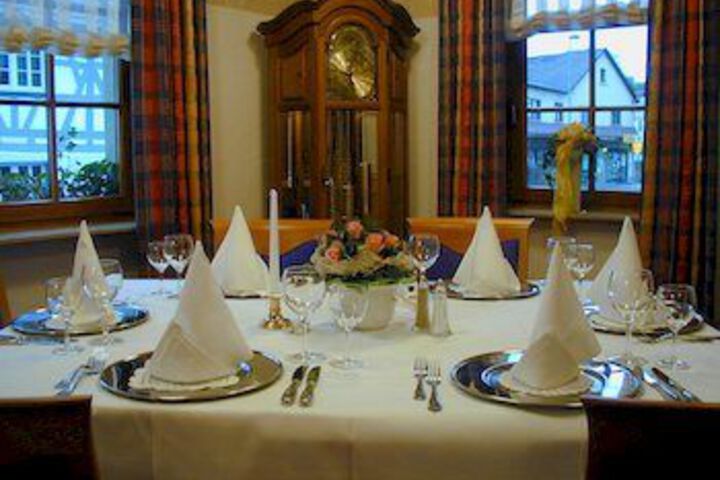 Dining 51 of 60