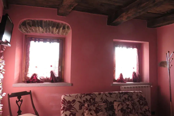 Room 3 of 23