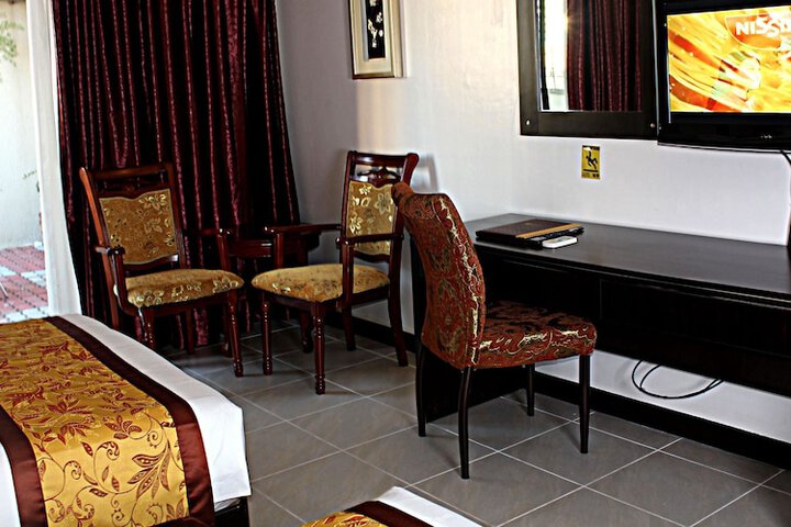 Room 26 of 172