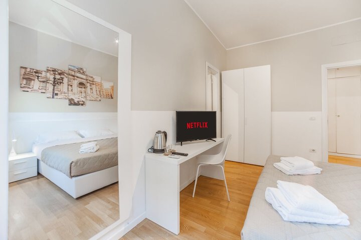 Room 10 of 42