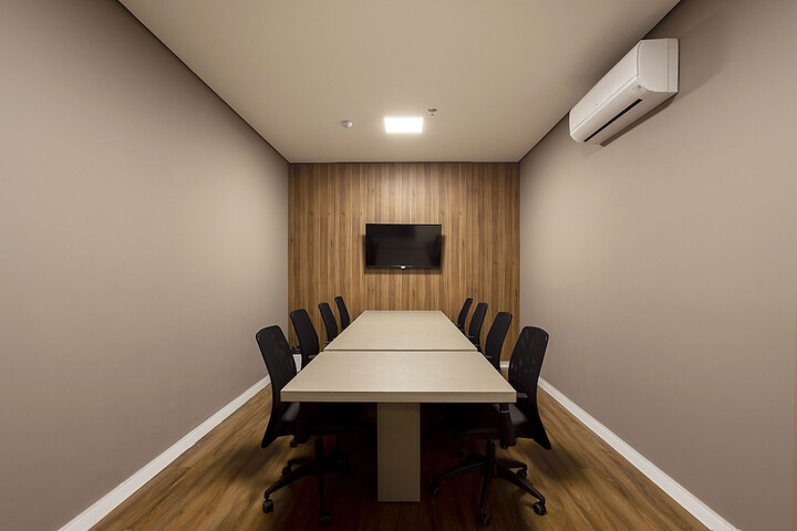 Business Center 57 of 70
