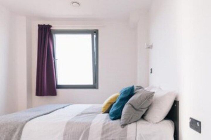 Room 50 of 93