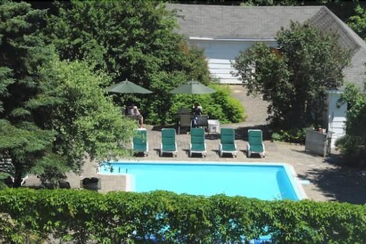Pool Hotel