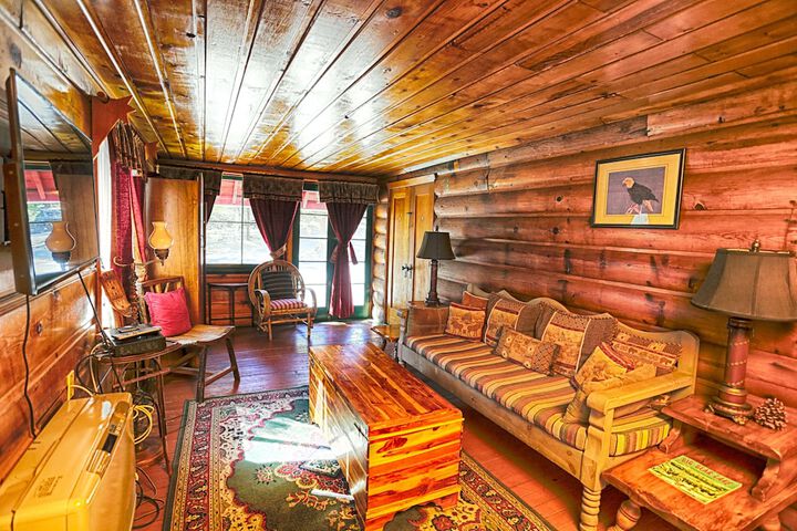 Room 7 of 68