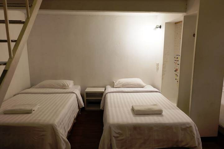 Room 48 of 130