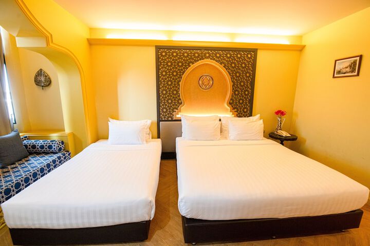 Room 28 of 129