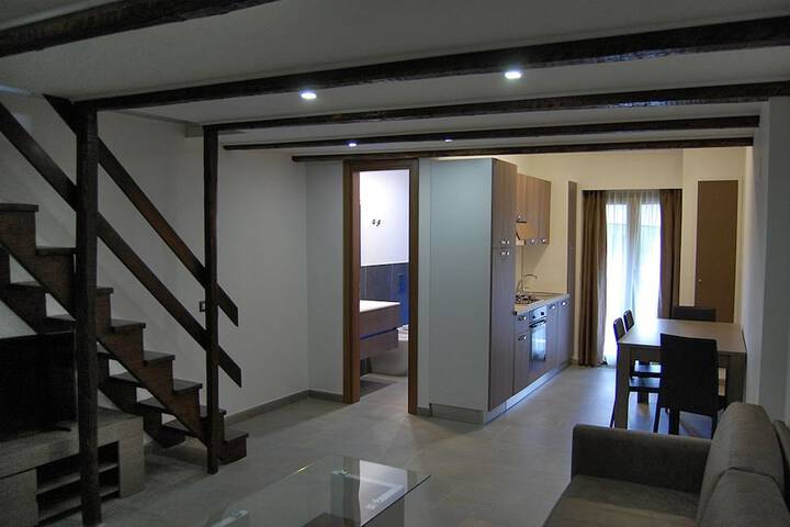 Room 12 of 35