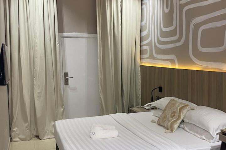 Room 11 of 41