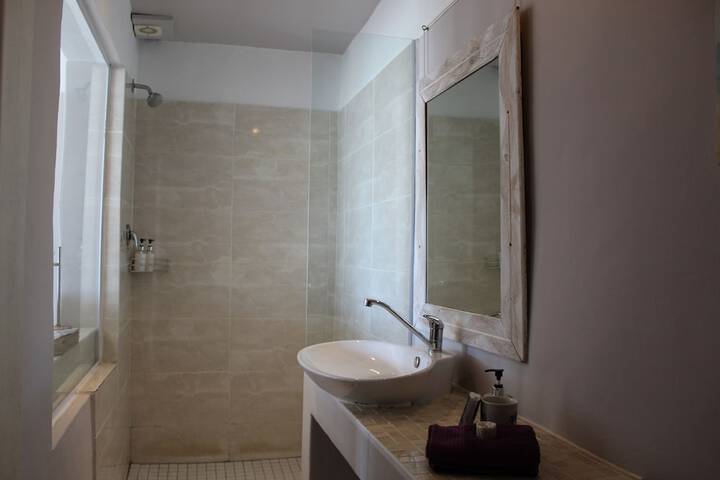 Room 30 of 43