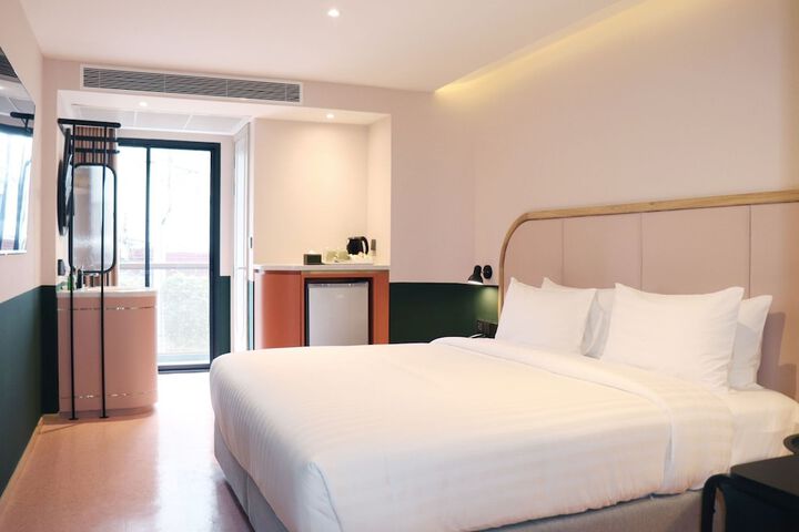 Room 34 of 155
