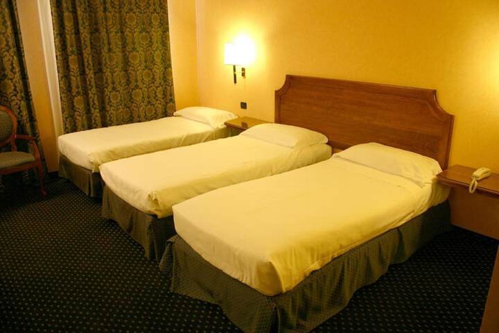 Room 35 of 110