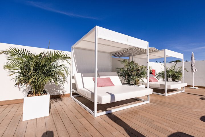 Sundeck 193 of 202