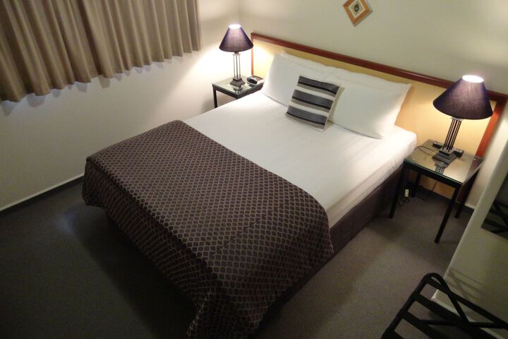 Room 3 of 37