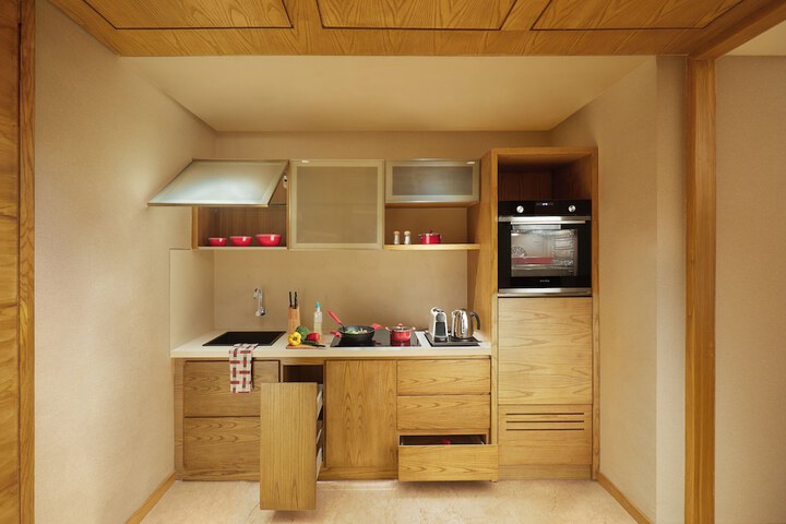 Room 10 of 82