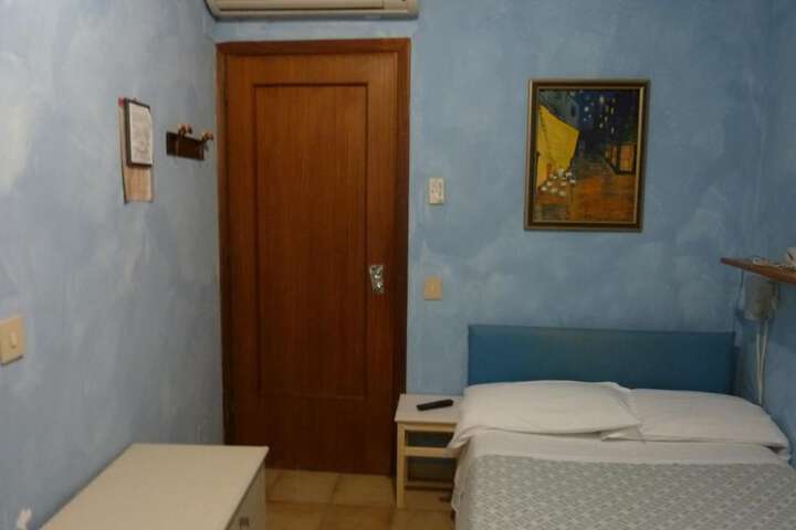 Room 22 of 47