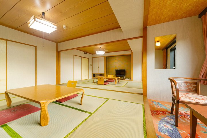 Room 51 of 190