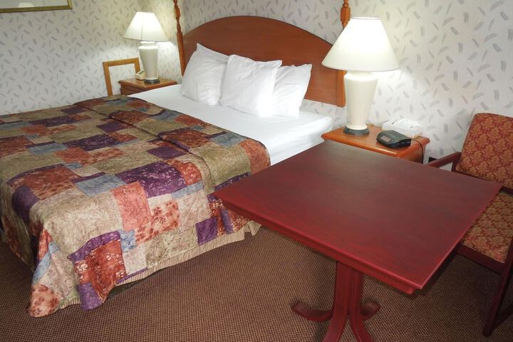 Room 17 of 41