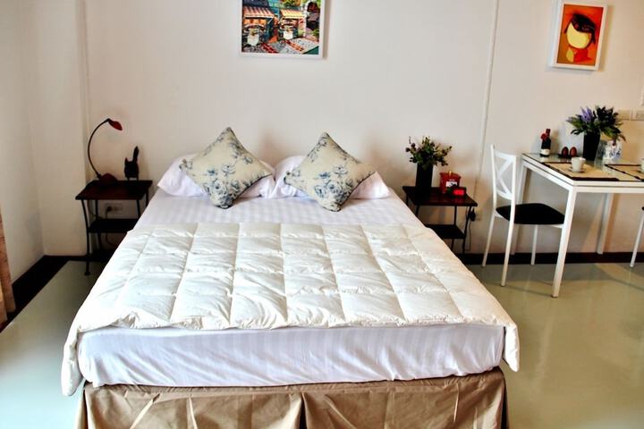 Room 8 of 48
