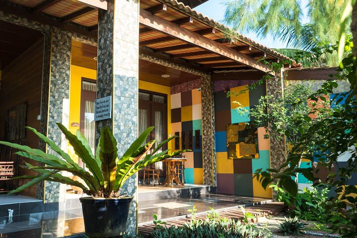 Hotel Exterior 188 of 195