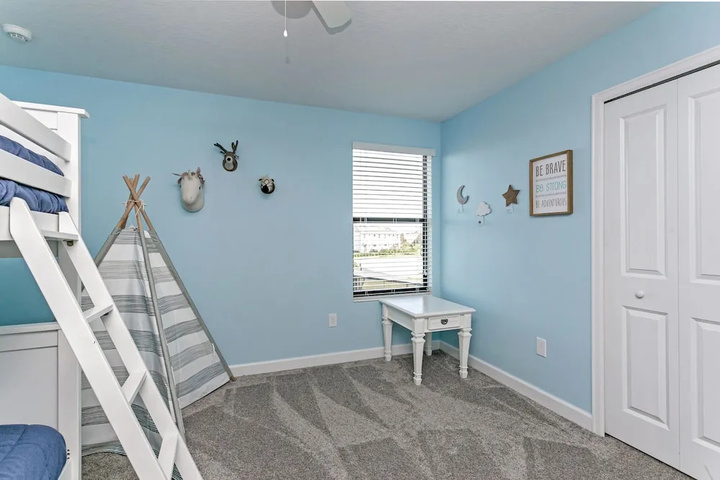 Room 12 of 28