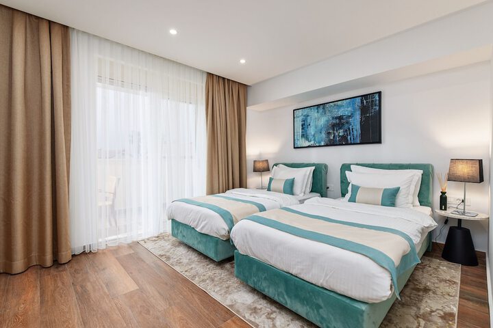 Room 12 of 48