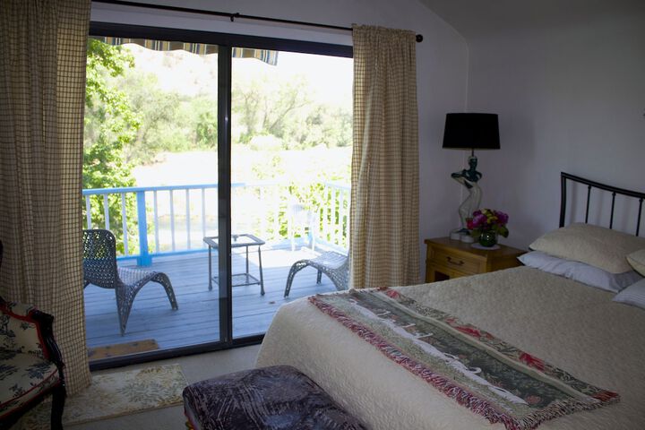 Room 2 of 81