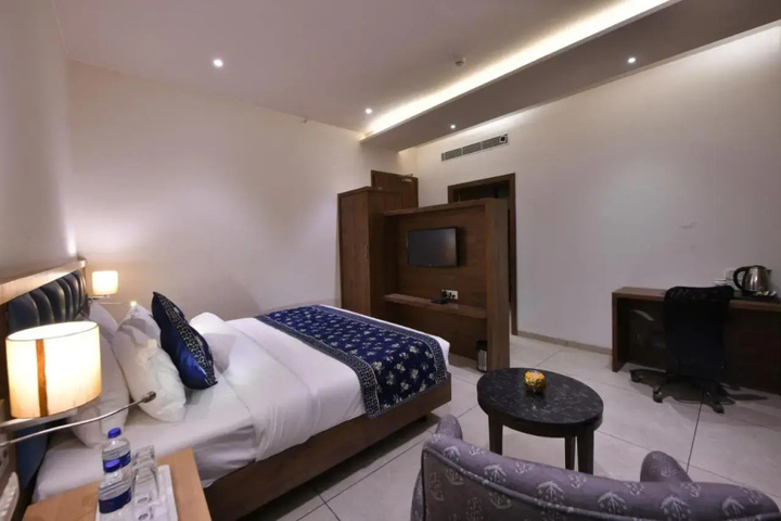 Room 6 of 20