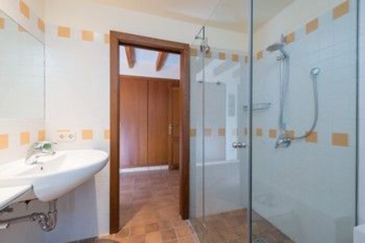 Room 2 of 45