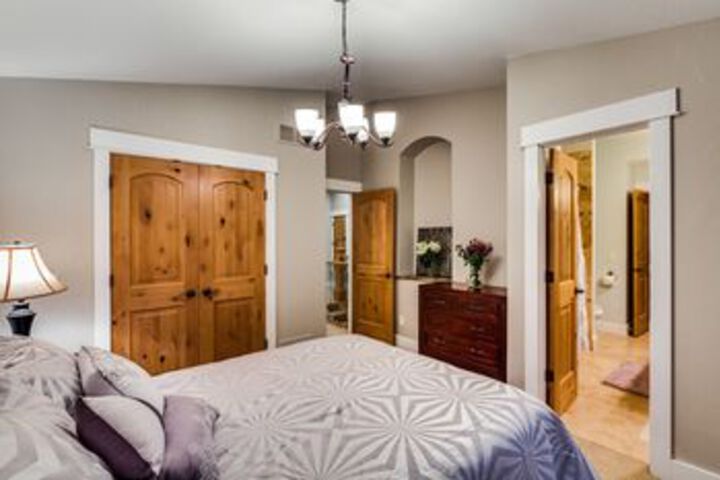 Room 6 of 22