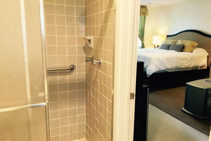 Room 213 of 246