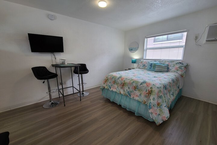 Room 7 of 166