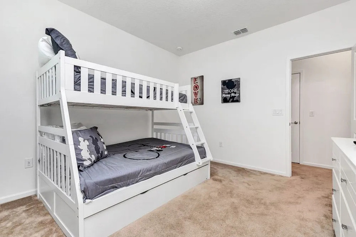 Room 3 of 24
