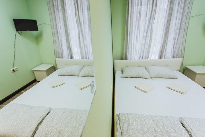 Room 33 of 76