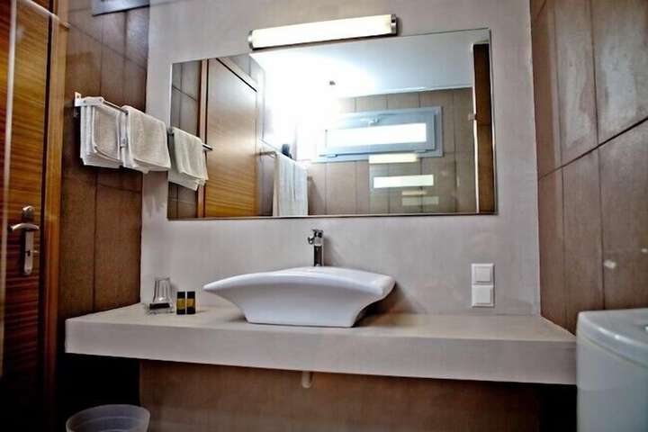 Room 26 of 48