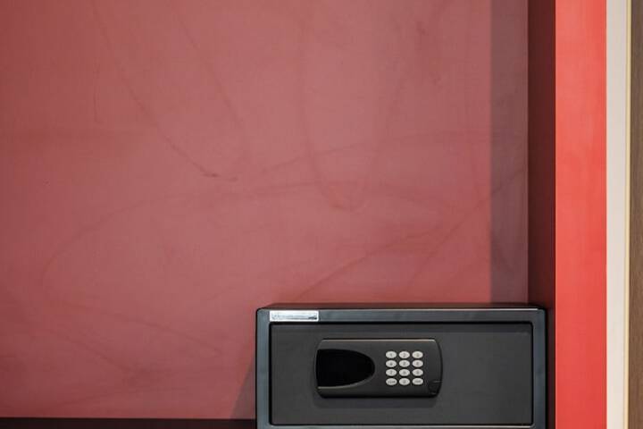 Room 29 of 171
