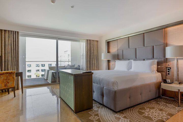 Room 34 of 192