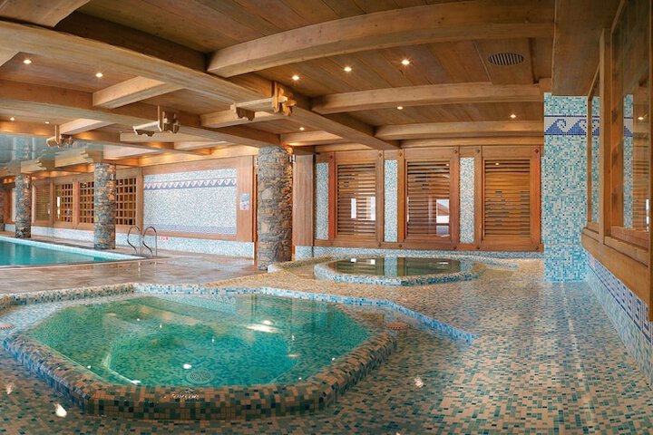 Pools & Facilities