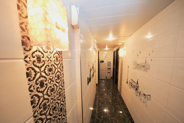 Ballroom/Hall 112 of 119