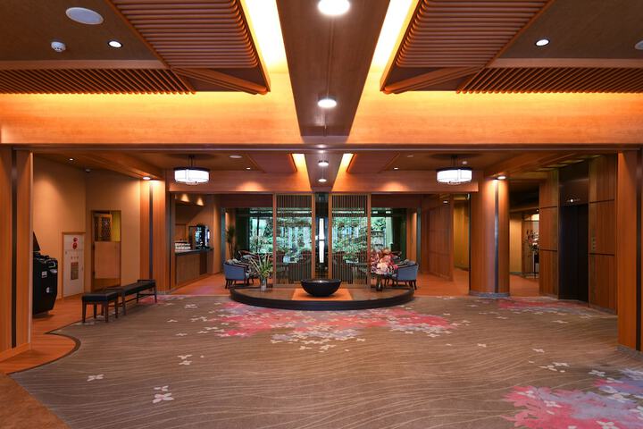 Hotel 2 of 114