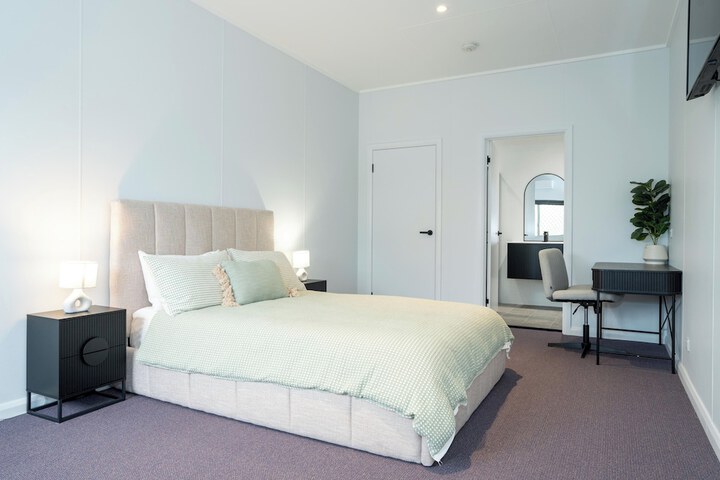 Room 10 of 27